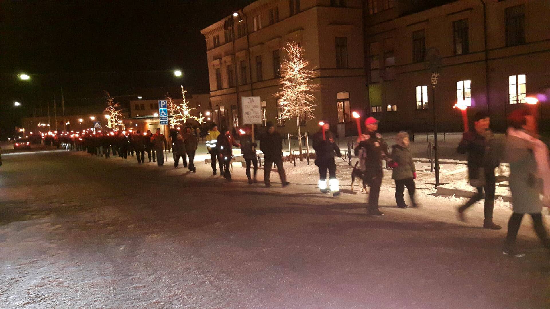 Fackeltåg i Nora – en manifestation mot rovdjurspolitiken. Foto: Leif Andersson