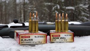 Vi jämför kalibrarna.308 och 6,5x55. Foto: Ulf Lindroth