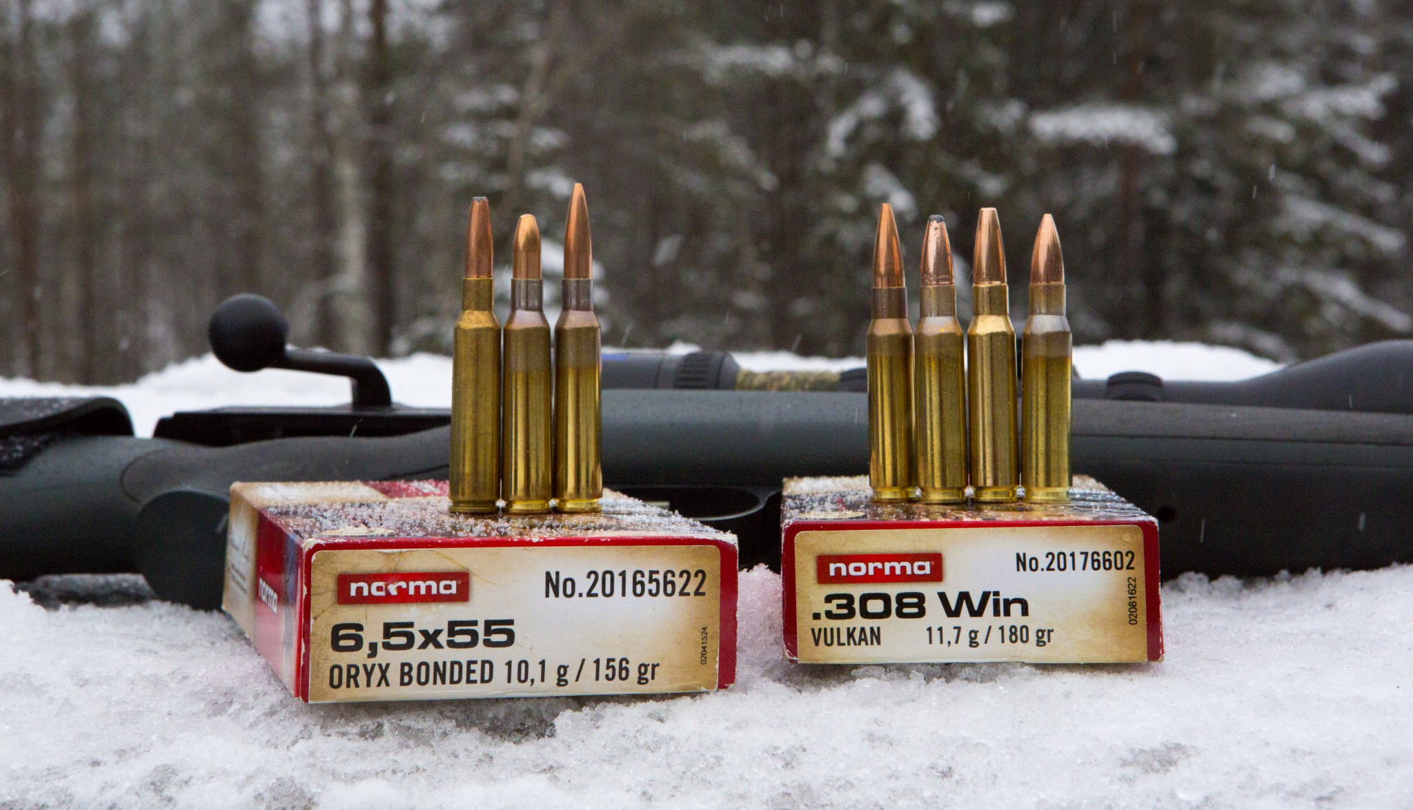 Vi jämför kalibrarna.308 och 6,5x55. Foto: Ulf Lindroth