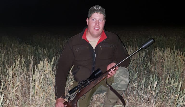 David Nilsson efter ännu en lyckad vildsvinsjakt. Foto: Privat
