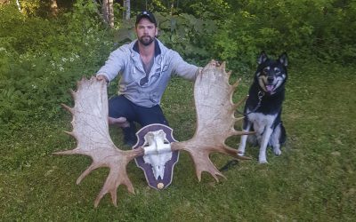 Erik Hoff med sin östsibriska laika Musti. Foto: Privat