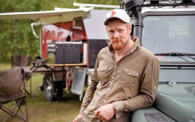 Det tog Mats Lendholm, från Smedsbyn i Norrbotten, cirka två år att bygga sin rullande jaktcamp, efterhand under bygget fick han nya idéer som han förverkligade.
