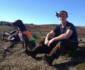 Anders Källestedt byggde för tio år sedan en stuga i Härjedalsfjällen och platsen för bygget valdes mycket på grund av ripjakten på statens marker i närområdet. Men att komma åt jaktmöjligheterna har visat sig vara i det närmaste omöjligt. Foto: Privat