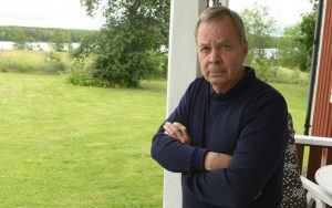 ”Förföljelsen av mig fortsätter. Jag är övertygad om att det endast handlar försöka tysta en röst som kritiserar rättsövergrepp och som är kritisk till vargpolitiken som bedrivs i landet”, skriver industriledaren Karl Hedin i en debattartikel.