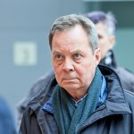Karl Hedin i samband med rättegången i Västerås tingsrätt.