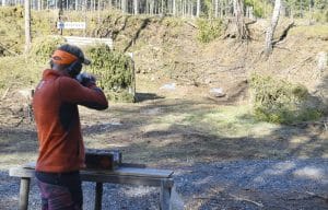Djurfigurerna som används i jaktstigsmålen är av plåt. Stål som alternativ till bly i ammunition är därmed helt olämplig.