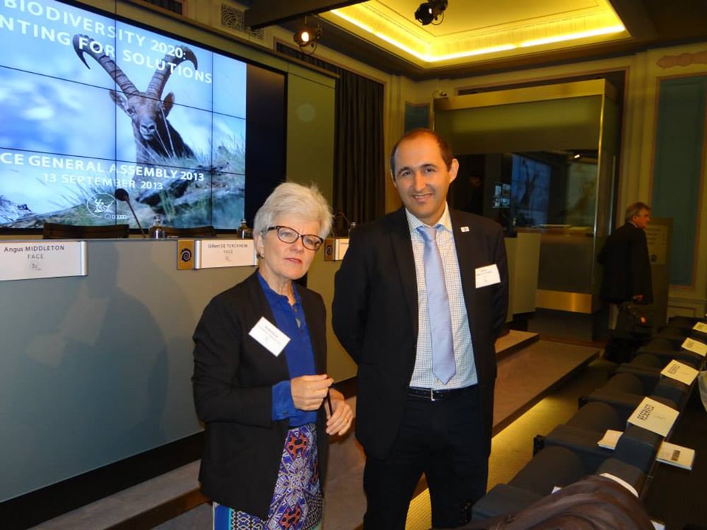 EU-kommissionens Pia Bucella tillsammans med Alberto Arroyo Schnell från WWF Europa vid ett tidigare tillfälle. Foto: FACE