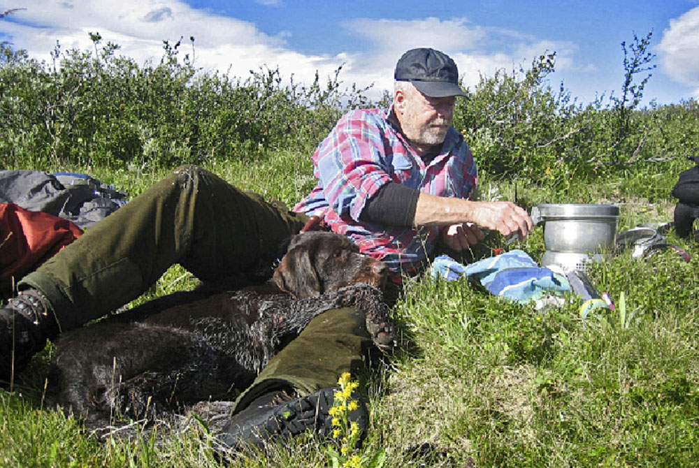 Förlusten av ryggsäcken på ripjaktens första dag blev en dyrbar historia för Bo-Erik Hägg i Bruksvallarna. Foto: Privat