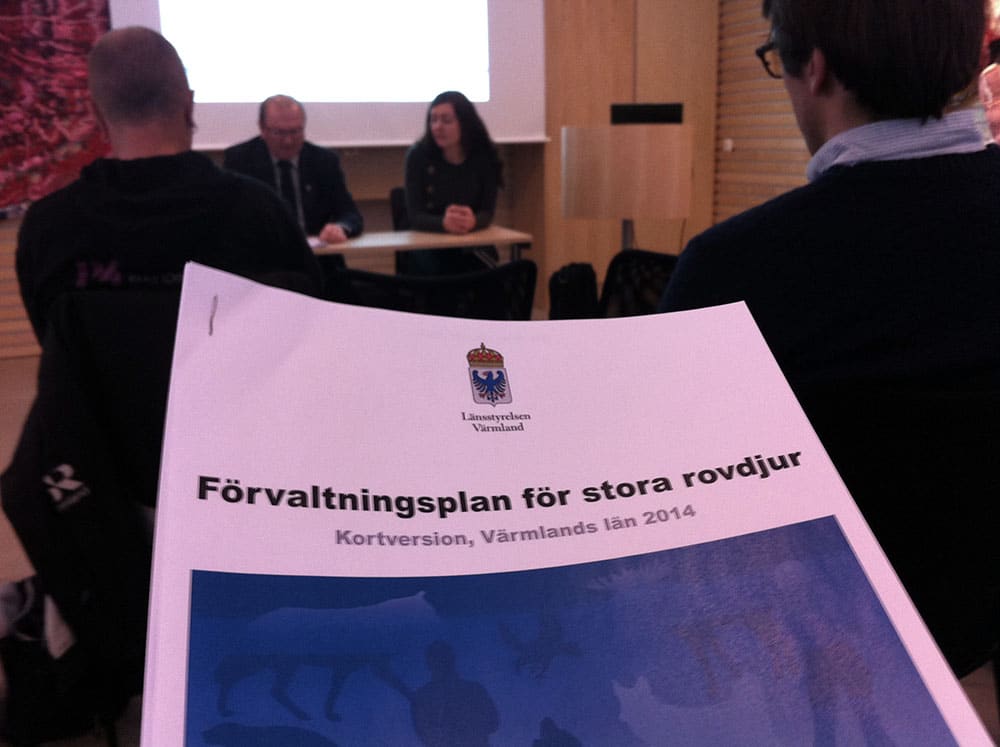 Länsstyrelsen Värmland höll pressträff på fredagen. Där medverkade viltförvaltningsdelegationens ordförande och landshövding Kenneth Johansson samt rovdjursansvarig Maria Falkevik. Foto: Lennart Johannesson