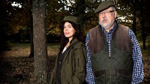 Leif GW Persson ska guida Lotta Lundgren in i jakten. Foto: Janne Danielsson/SVT