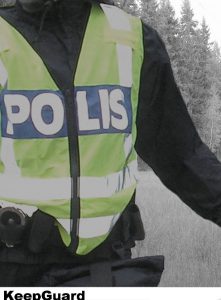 En uppsatt åtelkamera ledde till att en jägare kan bli av med vapenlicenserna. Bilden är ett montage.