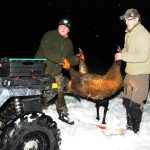 Två jägare, två licenser och ett vapen. Kan det vara något? Med sitt förslag vill Moderaterna underlätta för nya jägare och för sällanjägare. Foto: Jan Henricson