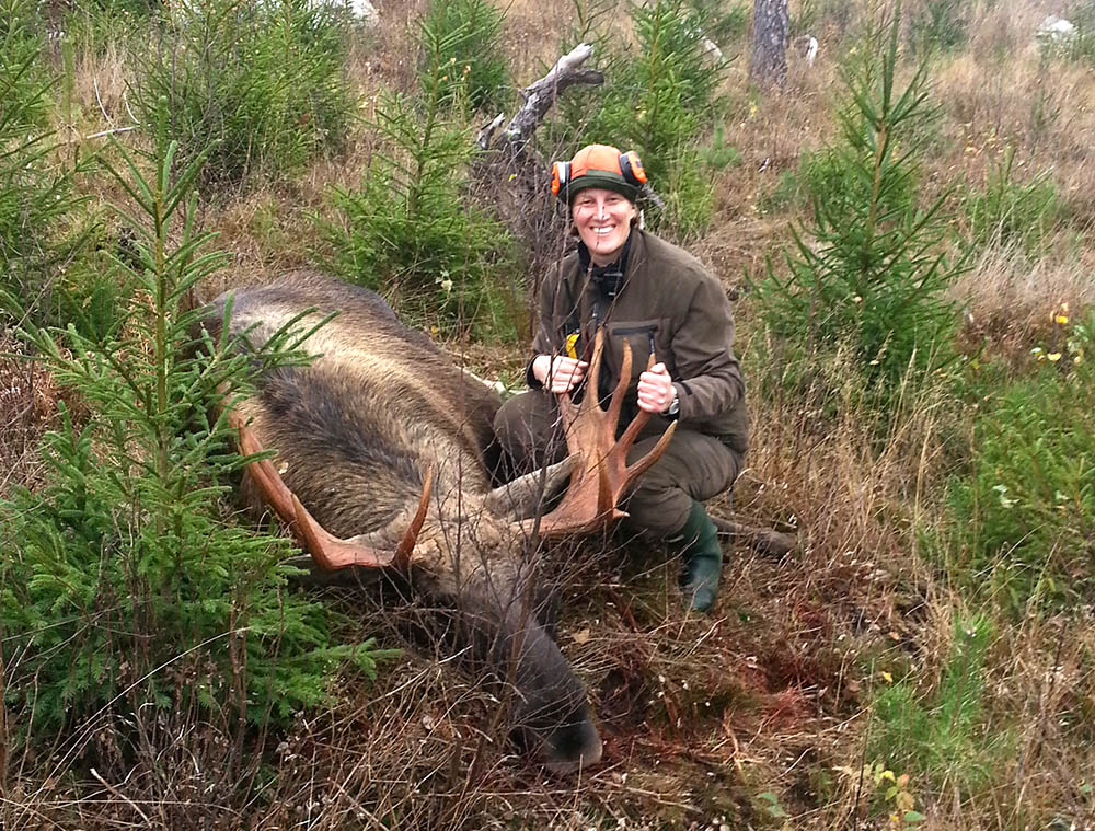Annika Arthursson med 14-taggaren som föll för hennes skott i måndags. Foto: Lars-Erik Johansson