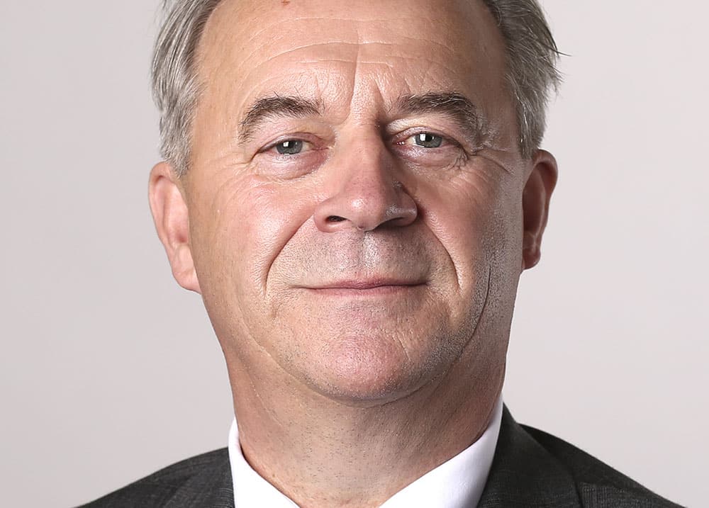 Sven-Erik Bucht säger att han inte har anledning att ifrågasätta Naturvårdsverkets beslut om licensjakt efter varg. Foto: Sören Andersson/Regeringskansliet