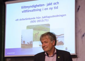Jaktlagutredaren Håkan Larsson går i väntans tider. Utredningen han leder kan komma att läggas ner. Här i samband med att utredningens delbetänkande om myndighetsansvaret presenterades. Foto: Martin Källberg