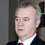 Jaktlagutredningen läggs ner av kostnadsskäl, däremot fortsätter regeringen utreda de delbetänkanden som lagts fram rörande bland annat utfodring och viltmyndighet, uppger landsbygdsminister Sven-Erik Bucht. Foto: Martin Källberg