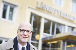 Norrbottens landshövding Sven-Erik Österberg väntas kräva en lagändring så att funktionshindrade jägare med hjälp av terrängfordon ska kunna jaga samma vilt som gående jägare. Foto: Photo by Maria