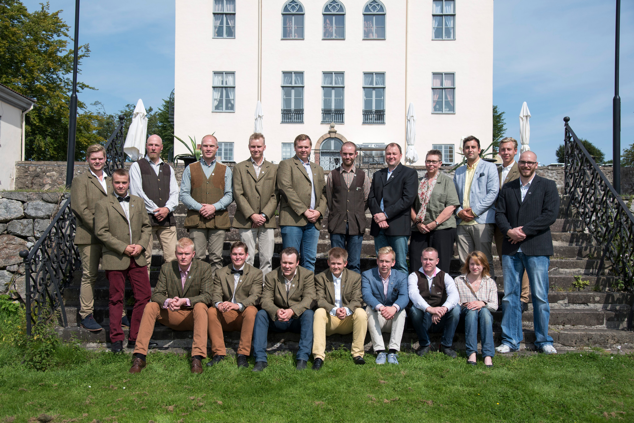 Stående från vänster: Filip Lycktner, Carl-Magnus Karlström Simonsson, Erik Blomberg, Hannes Rångeby, Fredrik Karlsson, Markus Wallin, Anders Dahlgren, Lars Ejervall, Kristina Pettersson, David Skogström, Joakim Wickbom, Karl Fridén. Sittande från vänster: Niklas Knutsson, Martin Liljeholm, Christoffer Olsson, Anton Nyberg, Adam Engström, Carl-Martin Nygren, Malin Åberg. Foto: Martin Källberg