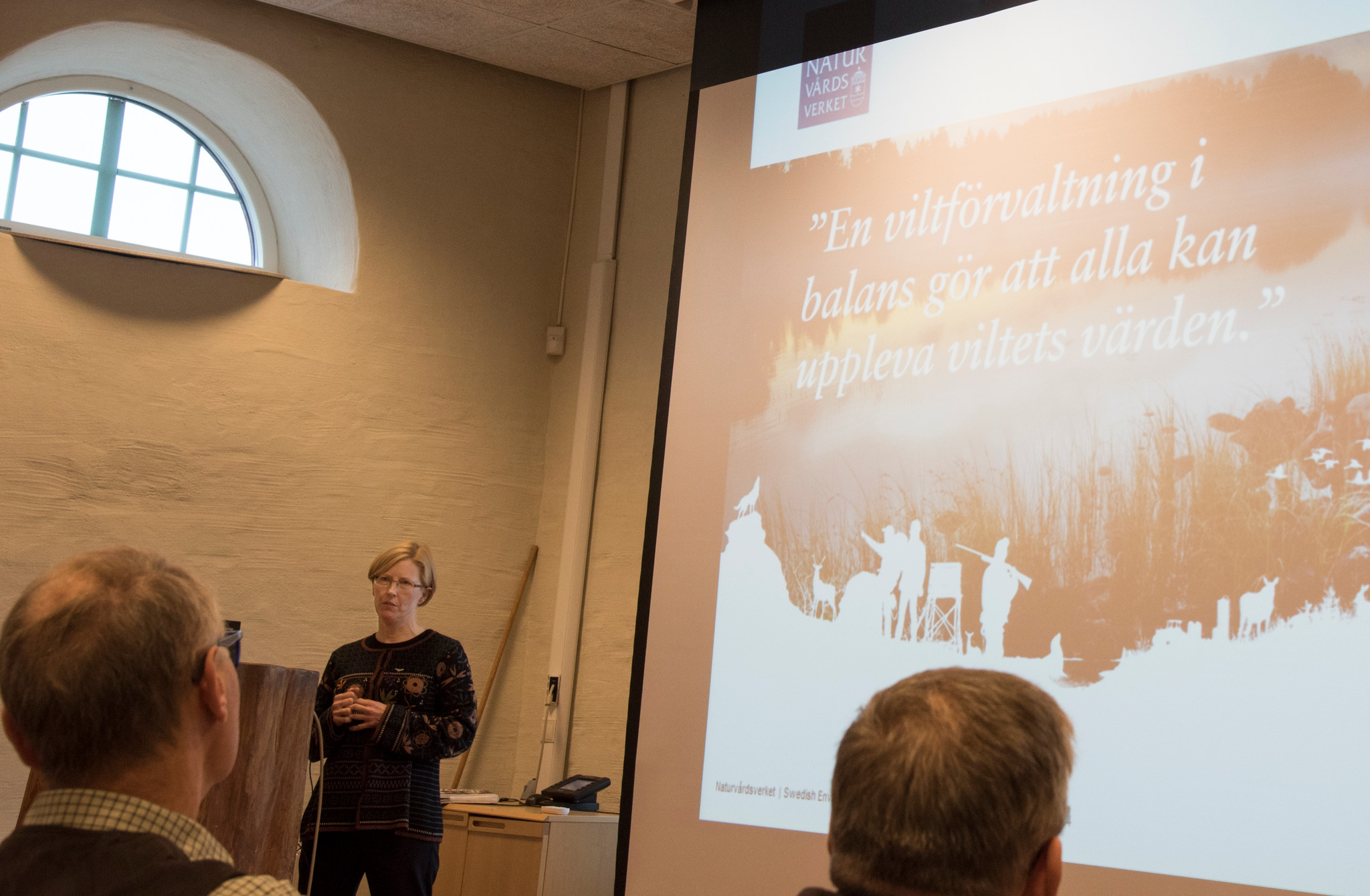 Maria Hörnell Willebrand presenterade Naturvårdsverkets viltstrategi vid Svenska Jägareförbundets ordförandekonferens. Foto: Martin Källberg