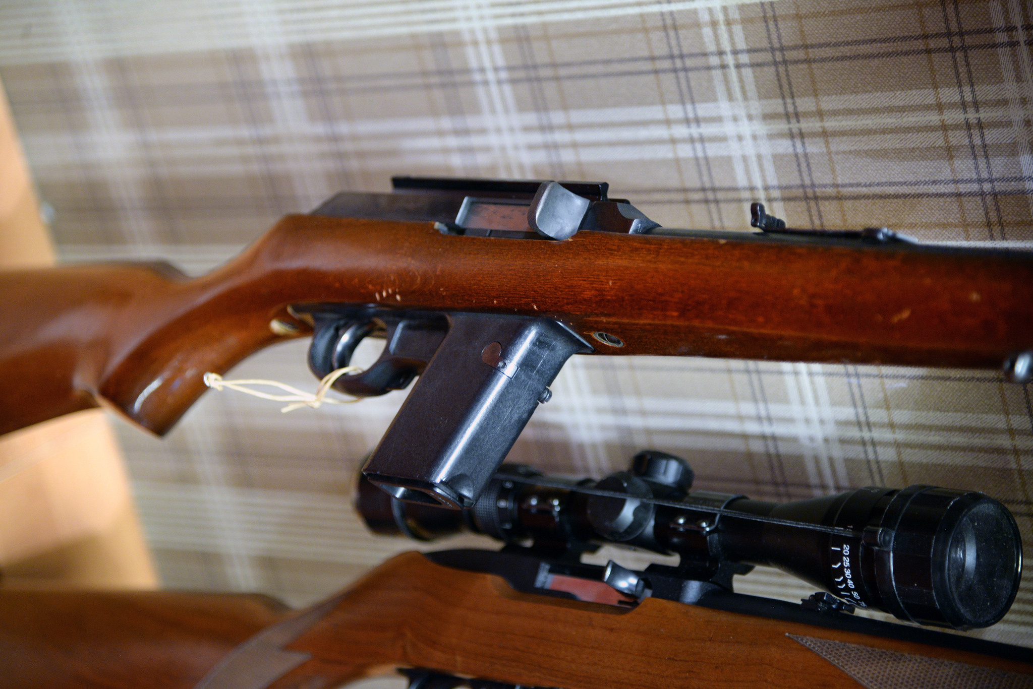 Det är ännu inte klarlagt vad EU-kommissionen menar med ”vissa halvautomatiska vapen” men om förslaget är utformat som det var tidigare innebär det ett förbud mot sådana vapen som kan laddas med magasin som innehåller fler än fem skott. Det vill säga i stort sett alla halvautomatiska studsare. Foto: Lars-Henrik Andersson