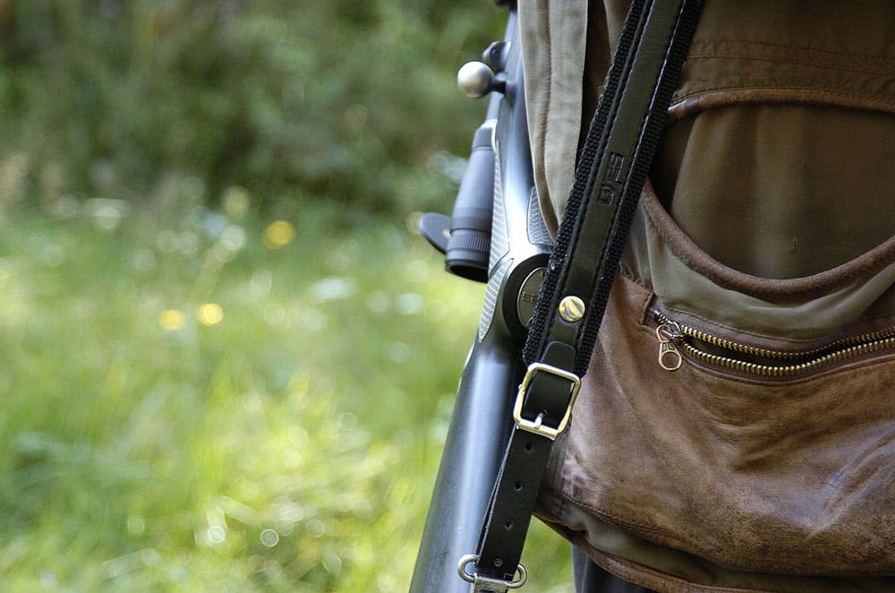 Det är inte rimligt att en jägare ska behöva vänta mer än tre månader på en vapenlicens. Vad gör egentligen handläggarna på Kalmarpolisen, frågar debattören. Foto: Jan Henricson
