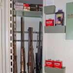 Regelverket säger att vapen och krut måste förvaras i säkerhetsskåp av lägst klassen SS3492. För ammunition räcker det med ”under säkert lås eller på något annat lika betryggande sätt”. Foto: Mattias Lilja
