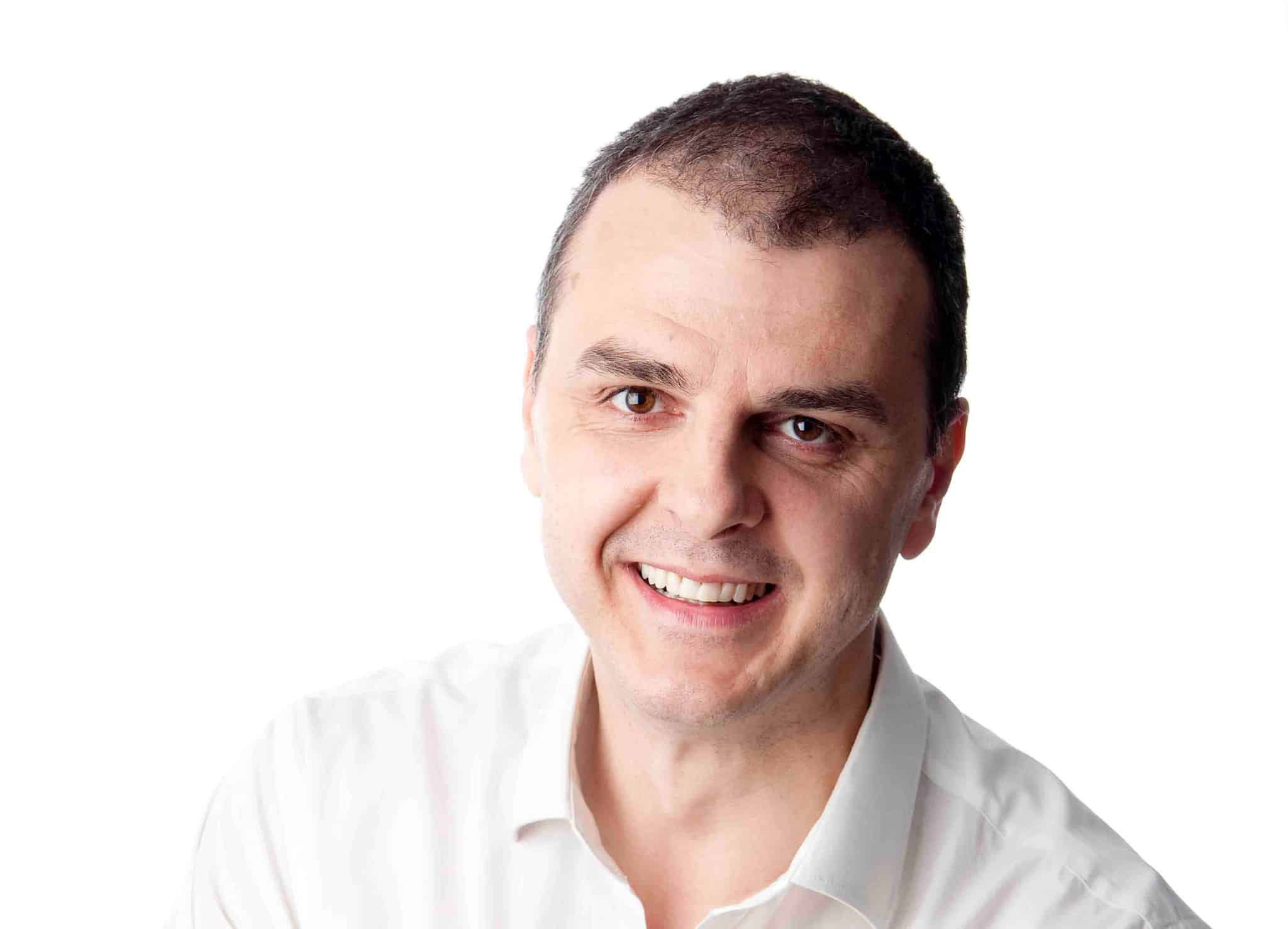 Jasenko Selimovic Europaparlamentariker (L).