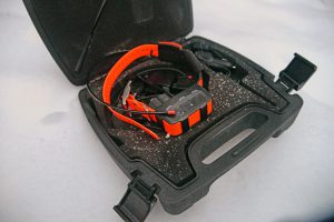 USA-versionen av Garmins Astro hundpejlhalsband kan allvarligt störa försvarets radiokommunikation. Det här halsbandet är dock ett godkänt CE-märkt halsband för den nordiska marknaden. Foto: Lars-Henrik Andersson