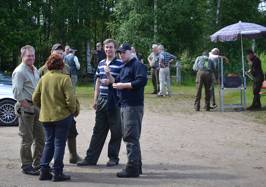 Idel glada miner i Osby under säsongens sista jaktfältskjutning. Foto: Lennart Tuvesson
