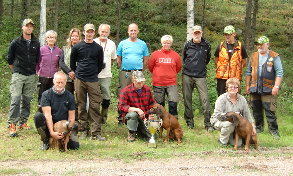 Deltagarna i Värmlands länsmästerskap i eftersök. Foto: Lena Jansson
